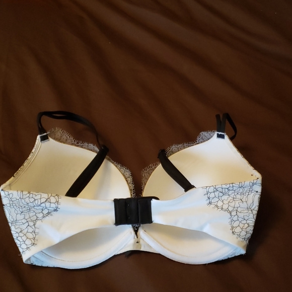 VS Very Sexy Push-up - Picture 2 of 3